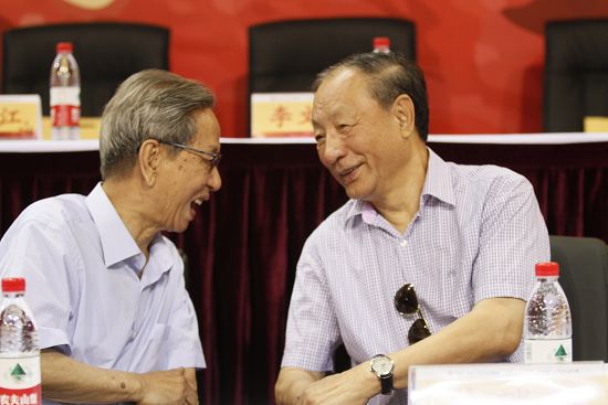 “从小播下艺术种子，长大才能开花结果”